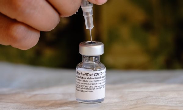 Sa efektive është vaksina Pfizer tek adoleshentët? Ja çfarë thotë studimi