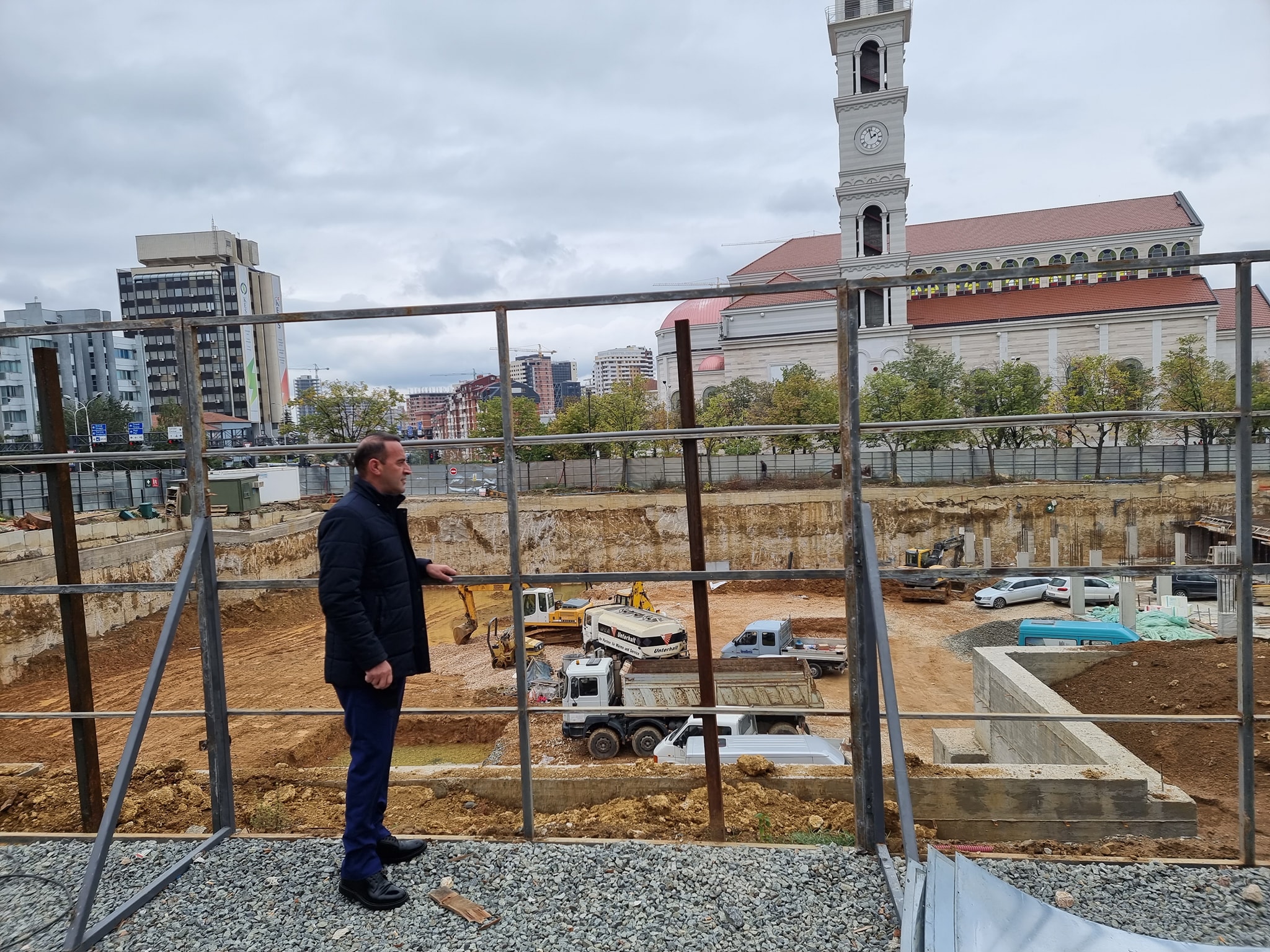 Daut Haradinaj do t’i jap fund kaosit në Prishtinë përmes ndërtimit të parkingjeve vertikale dhe nëntokësore