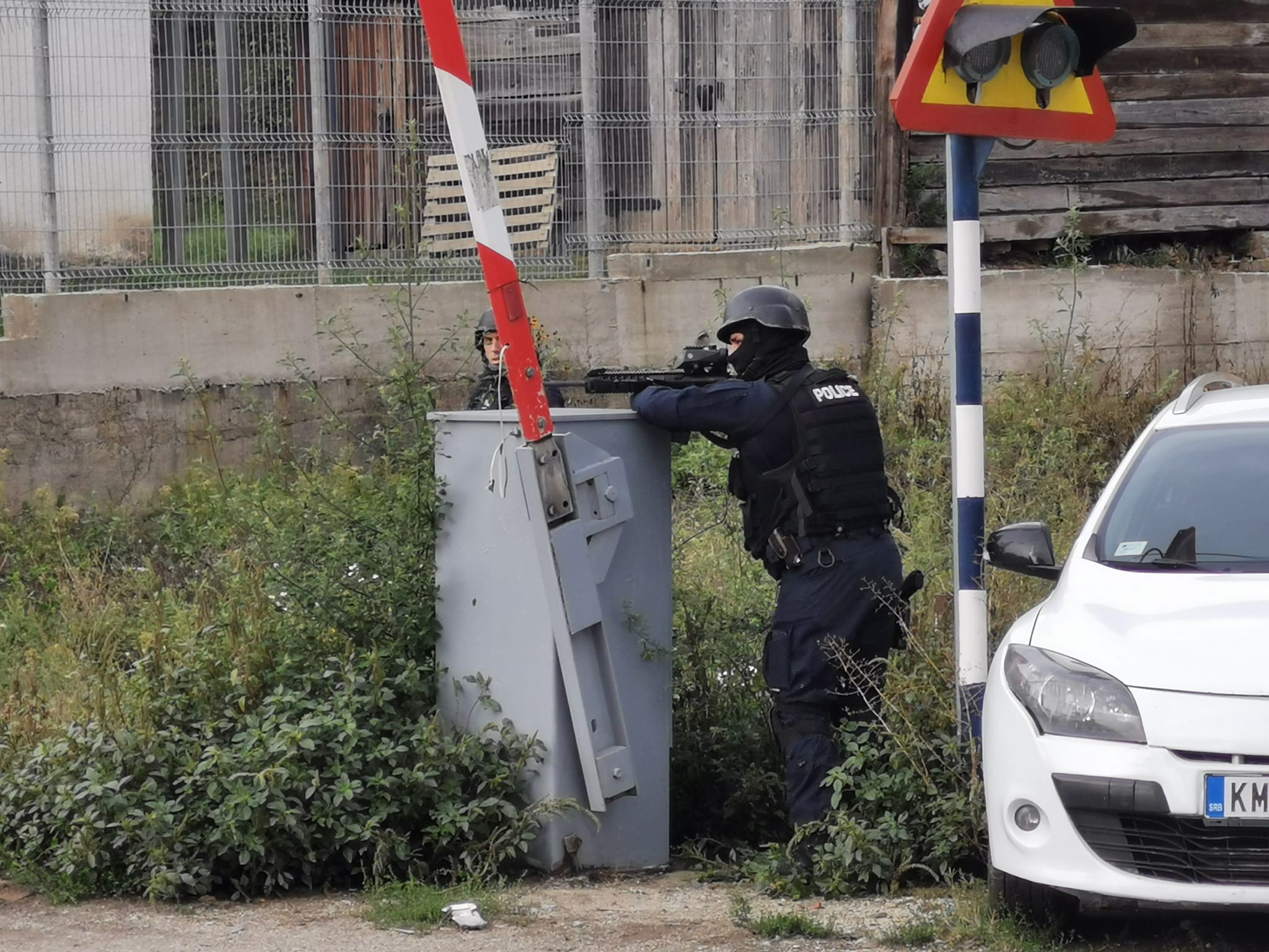Policia deklarohet sërish: Nga gjuajtjet në veri u lënduan 10 policë