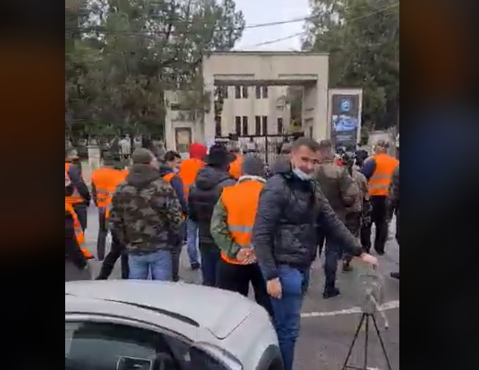 Gjahtarët e Prizrenit protestojnë ndaj Haskukës në Prizren (Video)