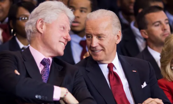 Biden e telefonon Bill Clintonin pas shtrimit në spital, flet për gjendjen e tij