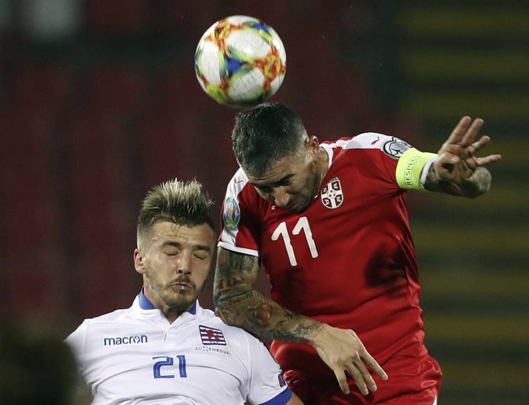 Serbia 0 me Luksemburgun në pjesë të parë: Topi ndahet përgjysmë
