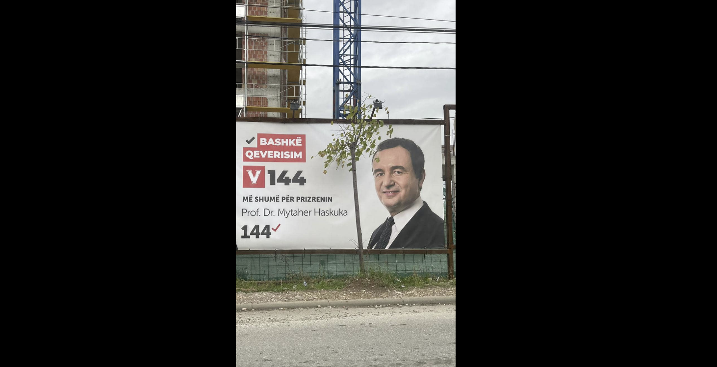 Si duket Mytaher Haskuka në posterët e VV-së në Prizren? Nuk duket fare, në vend të tij si Haskukë pozon Albin Kurti (Foto)
