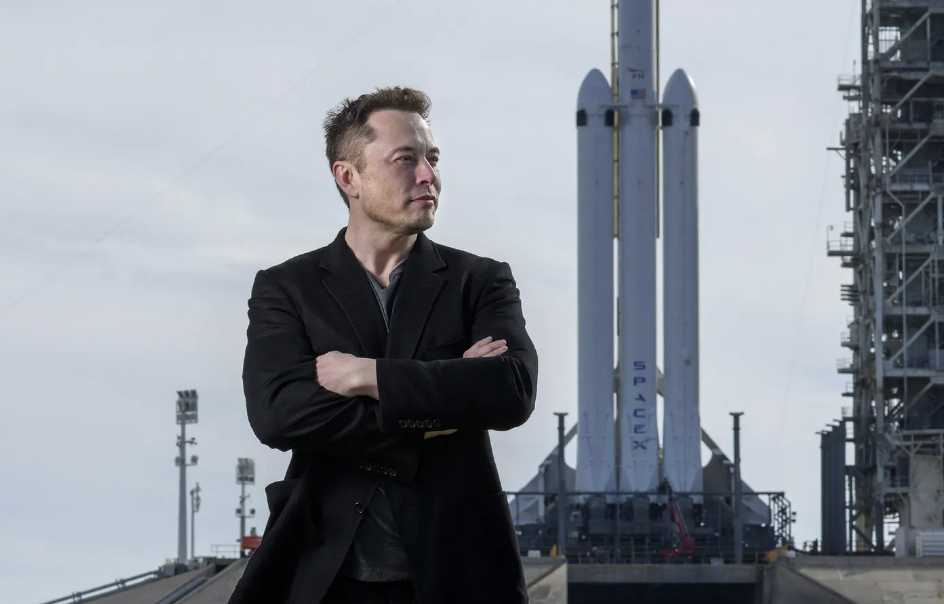 Elon Musk do të bëhet trilioneri i parë në botë shkaku i SpaceX