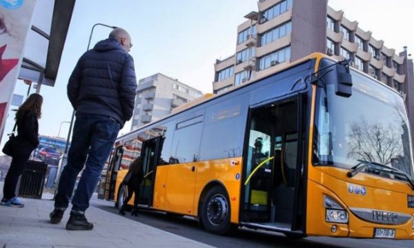 Trafiku Urban del me një njoftim për orarin e autobusëve pas masave të reja anti-Covid