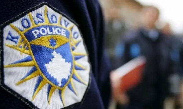 Eprori i Lartë i Policisë së Kosovës përfshihet në përleshje me rojet e një qendre tregtare