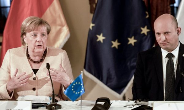 Merkel në Izrael: Gjermania ende mban përgjegjësi për holokaustin