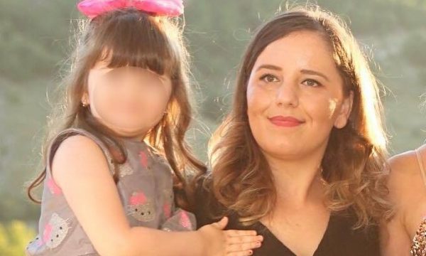 Ambasada e Austrisë e fton nënën e vajzës së sëmurë për të shikuar mundësinë e pajisjes me vizë