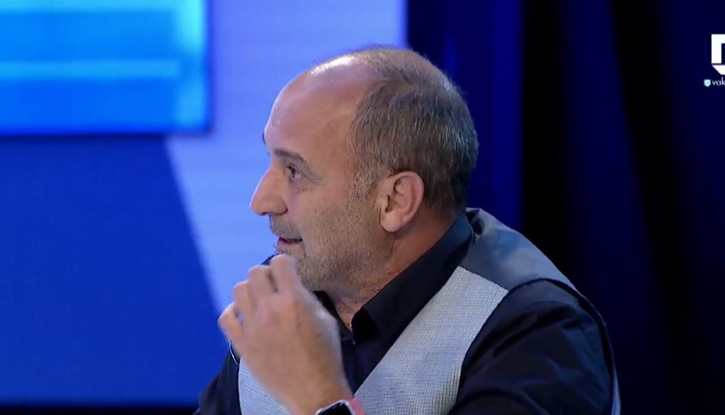 Gashi: Arben Vitia në 95% të kohës sonte ka lexu çka i ka shkru partia
