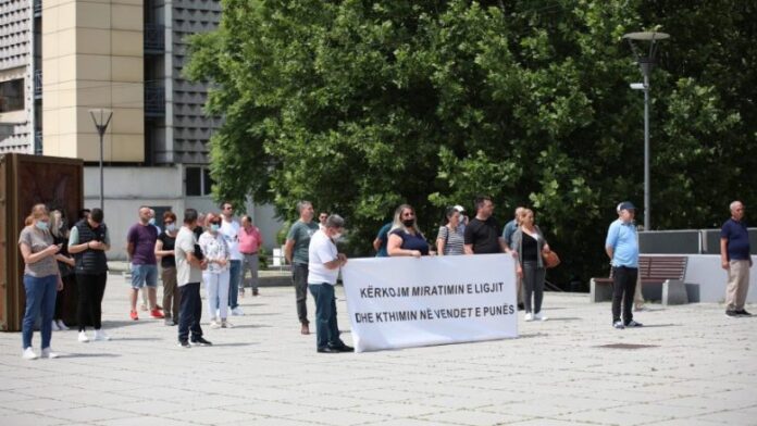 Punëtorët e Lotarisë së Kosovës protestojnë sot para Qeverisë