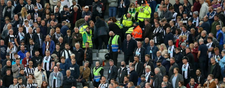 Newcastle zbulon detaje për fansin që pësoi sulm në zemër në tribunë gjatë ndeshjes