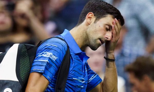 Djokovic mund të tërhiqet nga Austrlian Open për shkak të vanksinimit kundër Covid-19