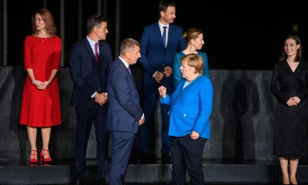 Spanja kritikon kryeministrin e saj pasi foli me Kurtin në Slloveni