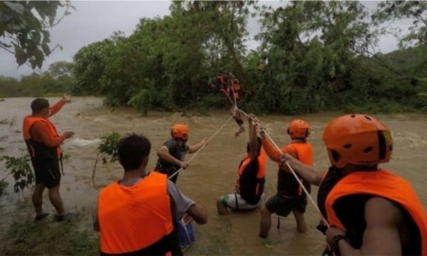 Tajfuni godet Filipinet, 19 viktima dhe 14 të zhdukur