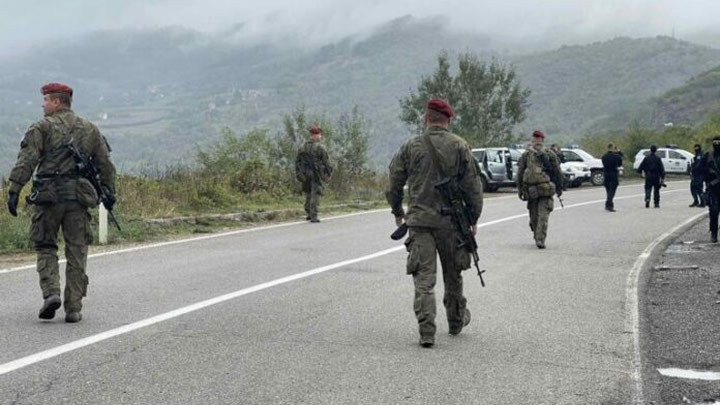 Shqipëria kërkon nga NATO qëndrim të qartë kur ushtria serbe i afrohet kufirit të Kosovës
