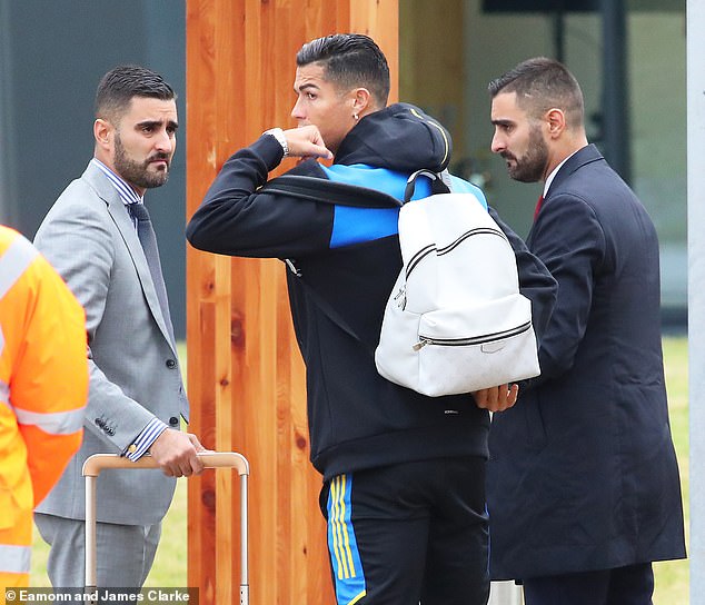 Ronaldo mbrohet nga binjakët e elitës së forcave speciale që shërbyen në Afganistan