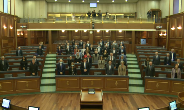 Kuvendi nis seancën me një minutë heshtje për tragjedinë e autobusit të Maqedonisë Veriore