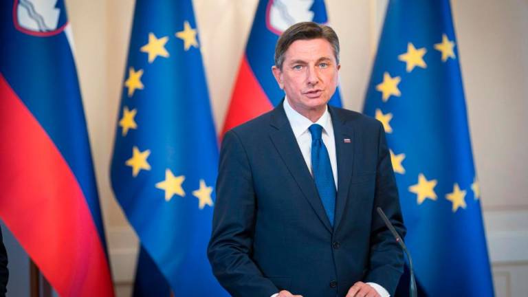 Pahor thotë se do të ofrojë plan dhe referencat e tij për dialogun Kosovë-Serbi nëse BE e përzgjedh si ndërmjetës