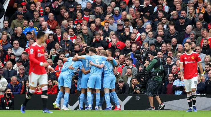 Man City tregon klasin kundër Man Unitedit, e mposht me lehtësi