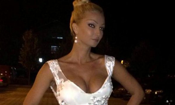 Modelja kosovare ka një mesazh për Përparim Ramën