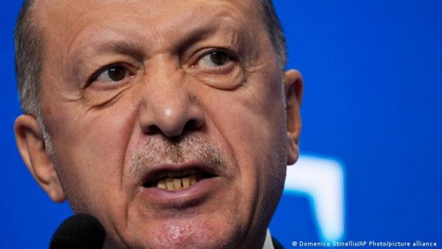 Atentat me bombë në tubimin e Erdoganit