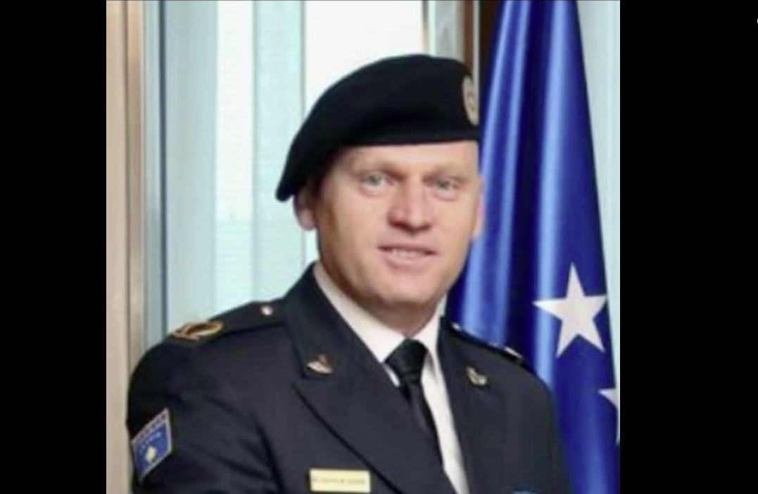 Zemra mal: Adem Jashari Junior reagim emocional pasi Bashkimi bëhet komandant i Ushtrisë së Kosovës