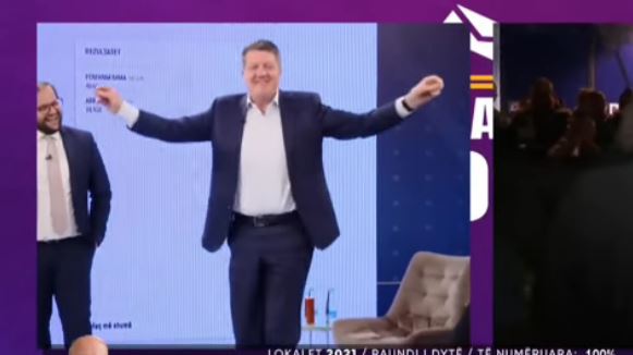 Milaim Zeka nuk përmbahet, ia hedh valles me tupana në mes të debatit live (Video)
