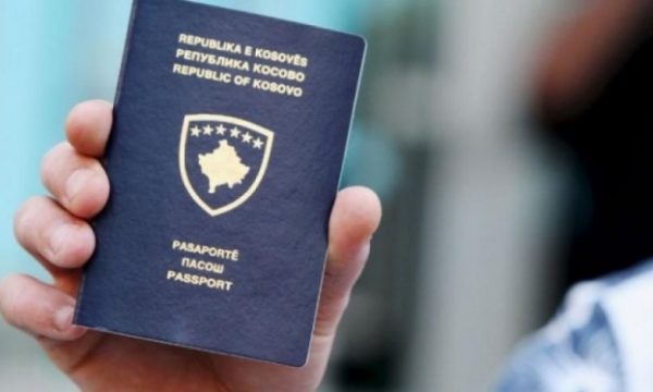 Babai nga Podujeva ia merr vajzës pasaportën me vizë gjermane, ia gris biletën kthyese
