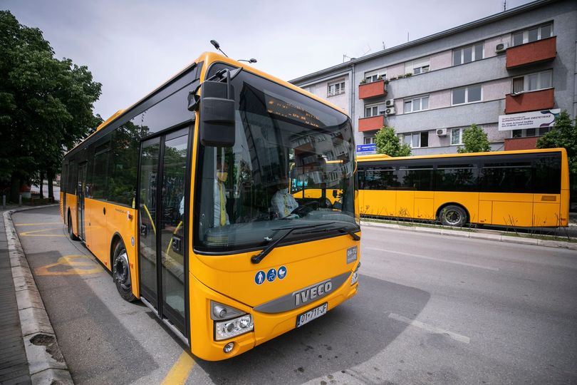 Trafiku urban: Brenda autobusit mund të jenë veç 17 qytetarë, na mirëkuptoni