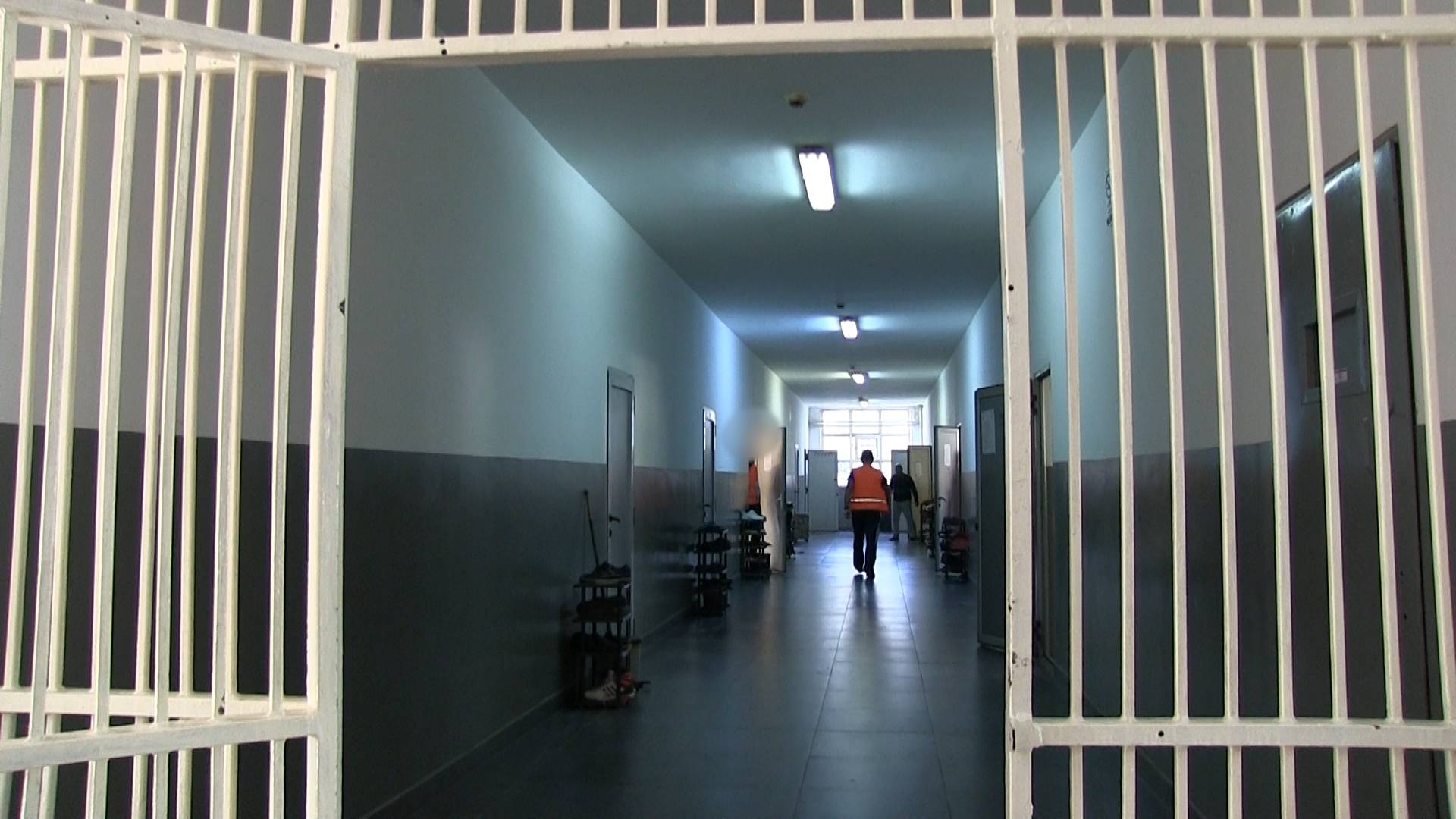 Ministria e Drejtësisë s’e di ku do t’i transferojë të burgosurit e Gjilanit për t’u bërë vend atyre nga Danimarka