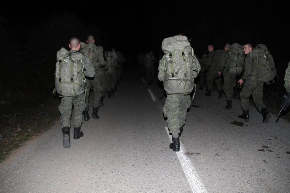 Momente nga stërvitjet e kadetëve të FSK’së gjatë natës