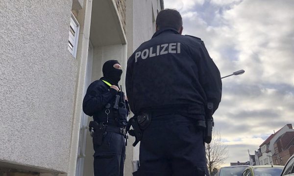 Policia gjermane bastis disa kompani shkaku i punëtorëve të huaj ilegalë