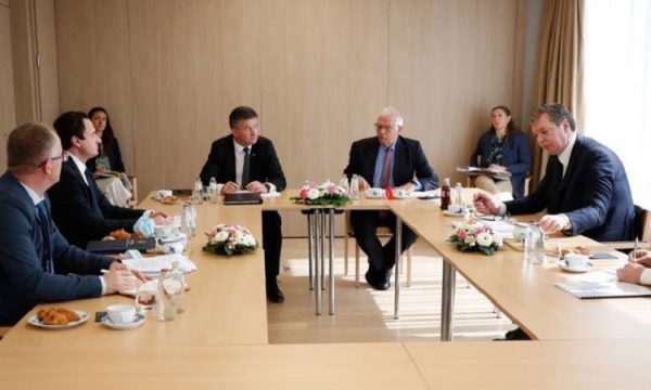 A do të ketë takim Kurti – Vuçiq këtë vit? Borrell bën thirrje që Kosova e Serbia t’i kthehen dialogut