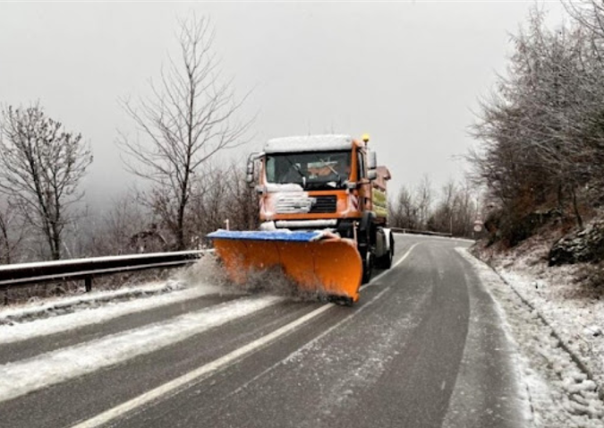 Reshje të mëdha të shiut e të borës, kjo është gjendja e rrugëve nëpër Kosovë