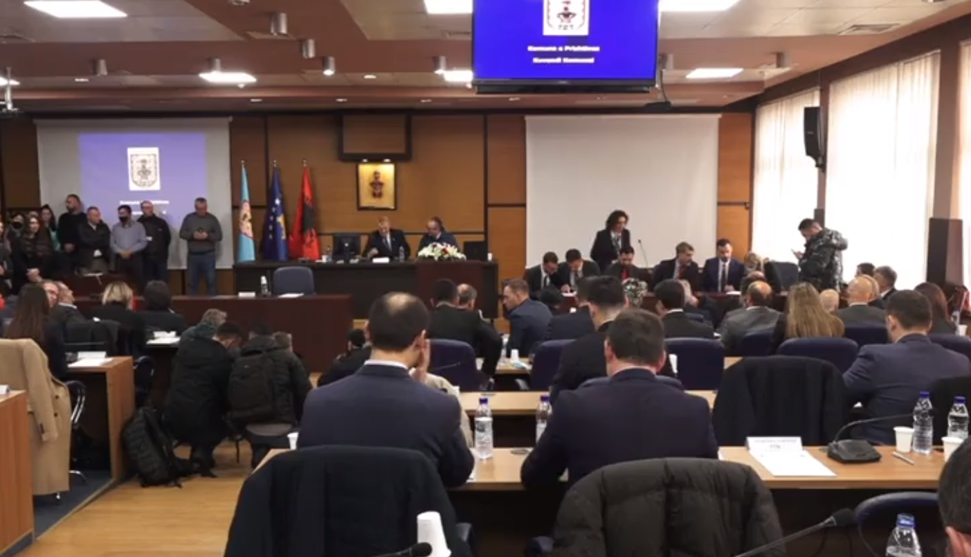 Ku është Arben Vitia? Mungon çuditshëm në seancën konstituive të Kuvendit të Prishtinës