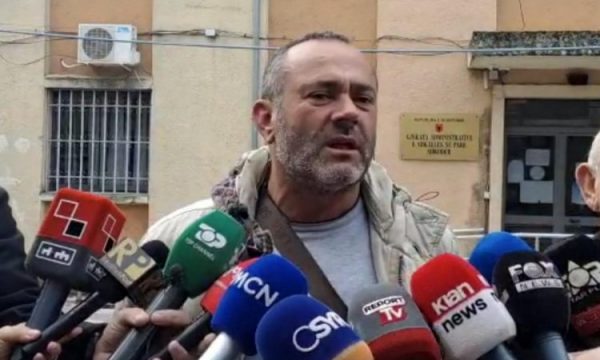 ‘Ishte në poligon qitjeje në Kosovë, dua drejtësi’ – Flet vëllai i të akuzuarit për vrasje të Ujkës