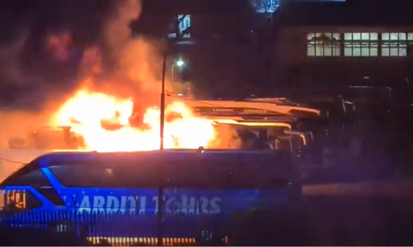 Policia  jep detaje për djegien e autobusit në Fushë Kosovë