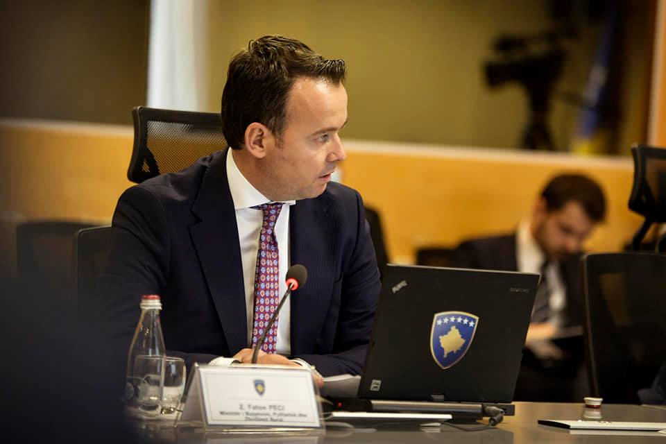EKSKLUZIVE: Ministri Faton Peci deklarohet për rastin “Apetiti”: Pasoja radikale nëse vërtetohet se mishi i Brazilit u shit sikur të ishte nga Kosova