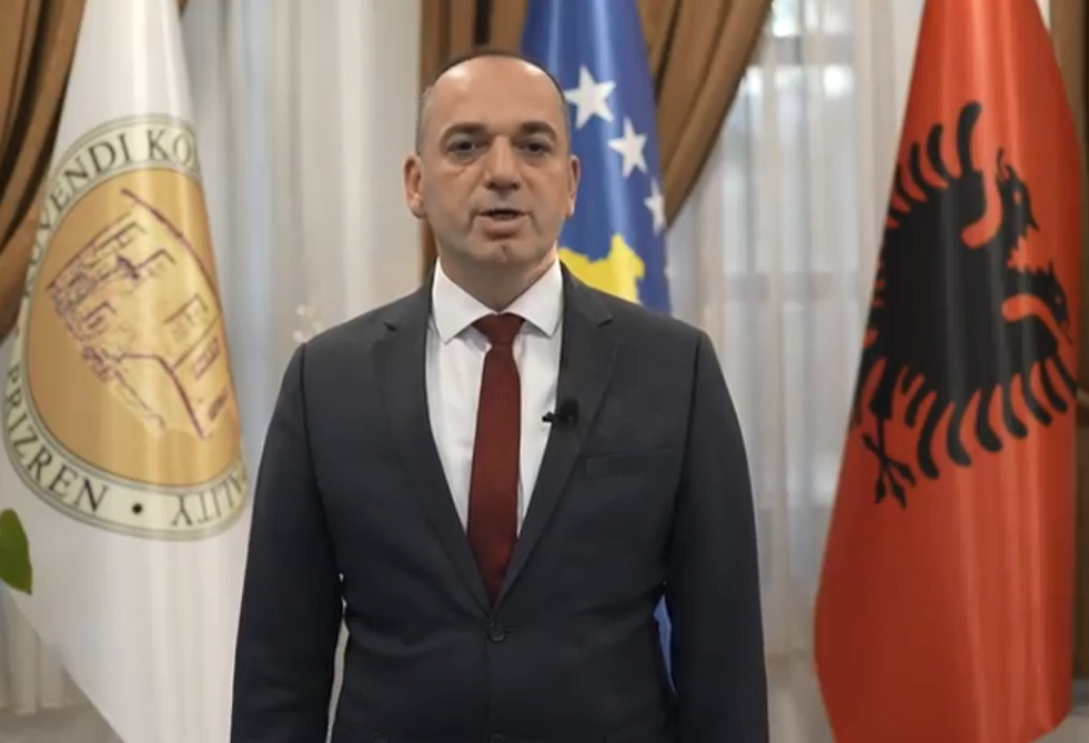 Myta lëshon zyrën dhe e uron kryetarin e ri të Prizrenit, Shaqir Totajn