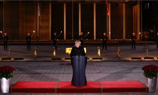 “Shikojeni botën me sytë e të tjerëve”, fjalimi lamtumirës i Merkel – ‘Gruaja e hekurt’ e Gjermanisë