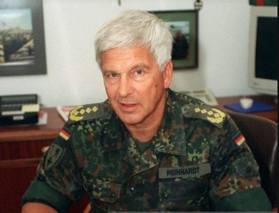 Vdes ish-komandanti i  KFOR’it në Kosovë