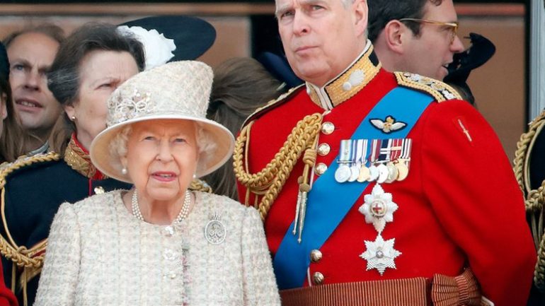 Skandali seksual i princit Andrew, mbretëresha ia heq të gjithë titujt ushtarakë