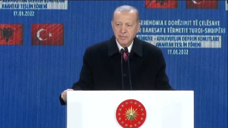 Erdogan në Laç: Janë ndërtuar 522 njësi banimi që kushtuan 42 milionë euro