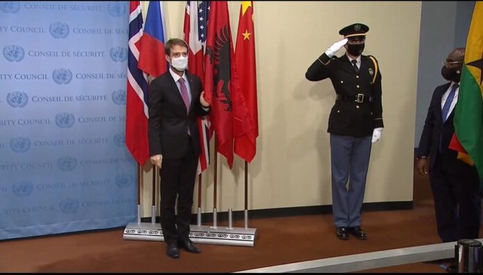 Shqipëria anëtare e Këshillit të Sigurimit, vendoset flamuri në OKB