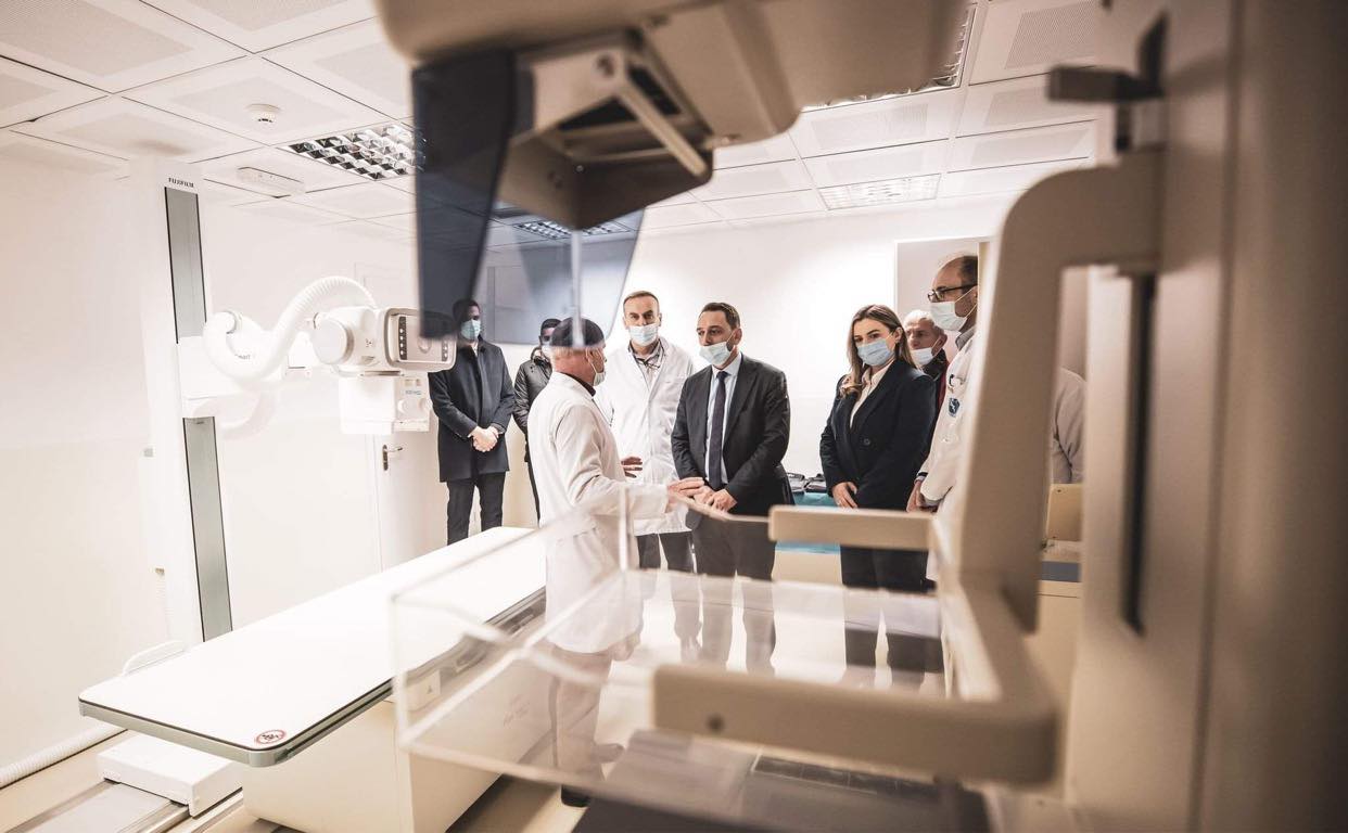 E mban fjalën Fadil Nura: Për herë të parë Skënderaji bëhet me aparat mamografik