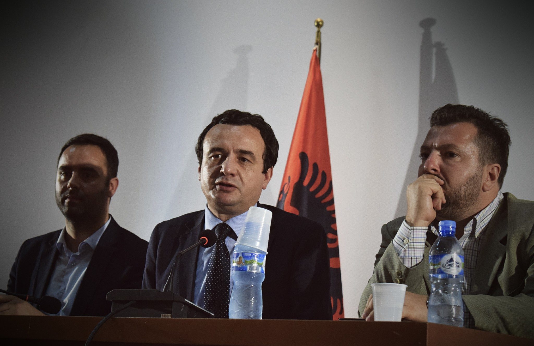 Zaimi i VV-së sulmon edhe mediat e Shqipërisë