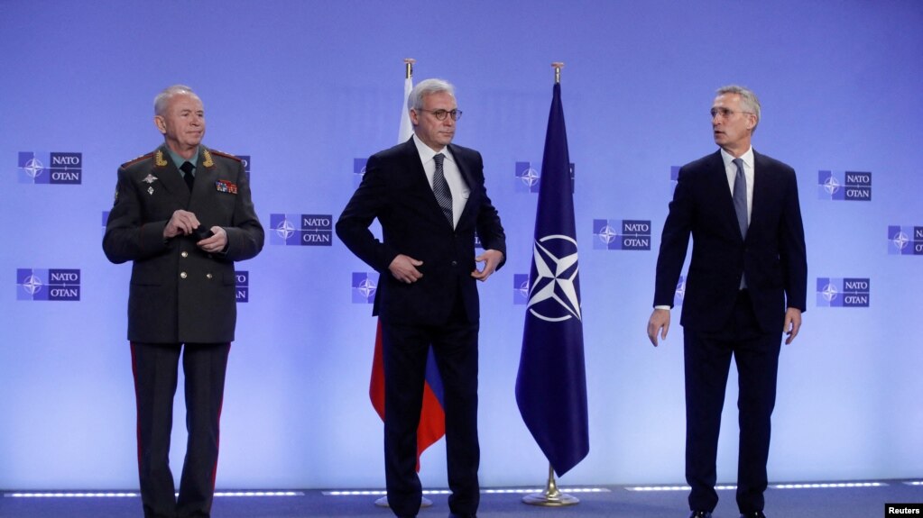 Situata në Ukrainë, nis takimi NATO – Rusi