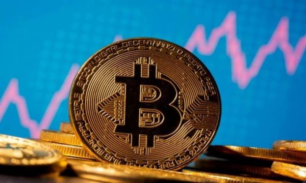 Rekordi i ri historik për Bitcoin-in, ka kaluar 71.000 dollarë