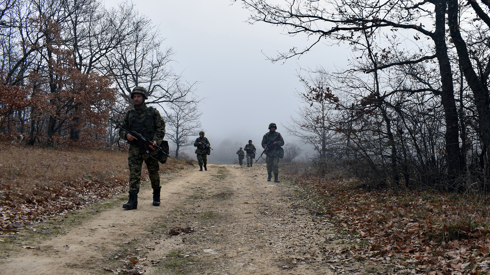 Ushtria serbe vazhdon të provokojë: Stërvitet përgjatë kufirit me Kosovën