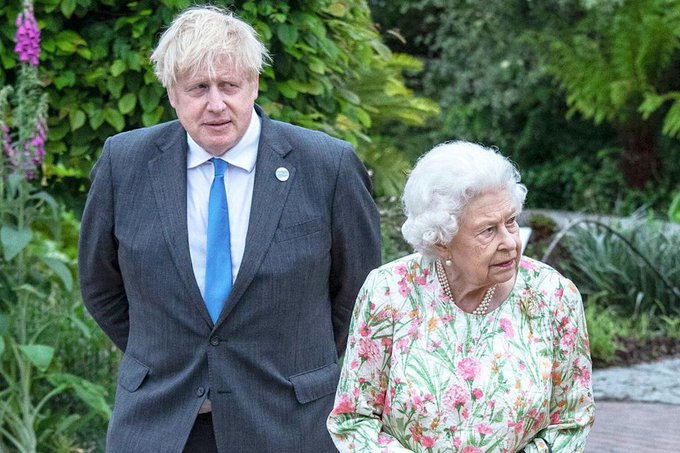 Johnson i kërkon falje Mbretëreshës për festat në zyre gjatë izolimit
